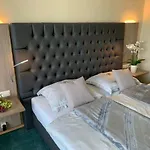 Burg 4*