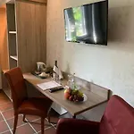 Burg 4*