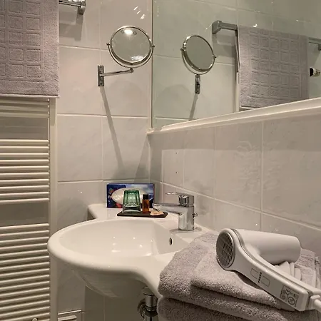 Burg Ξενοδοχείο 4*