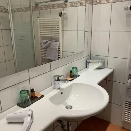 Ξενοδοχείο Burg 4*